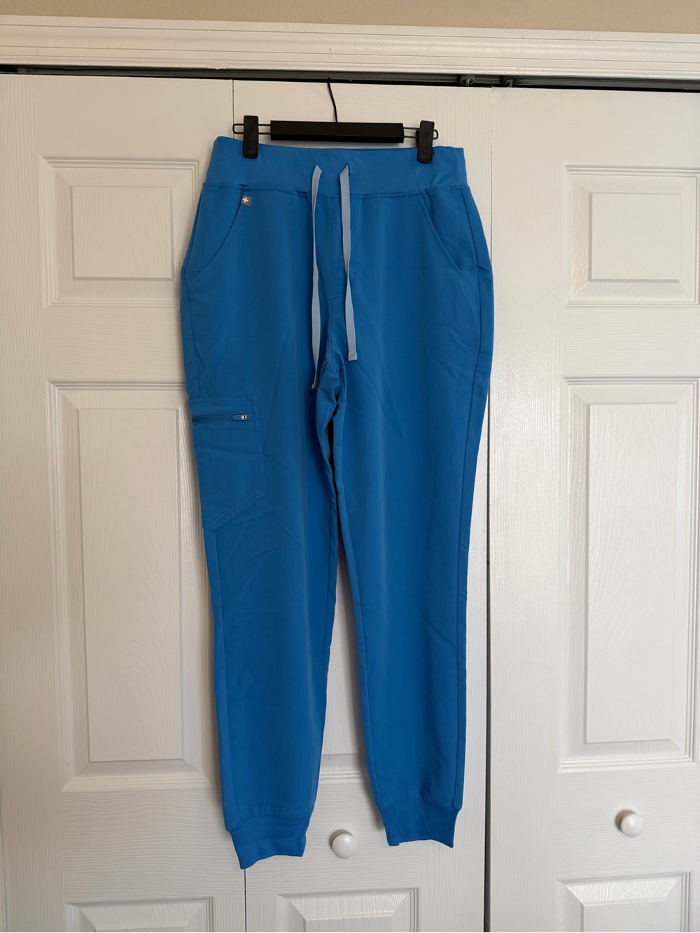 NWT Figs Zamora Capri Blue scrub joggers